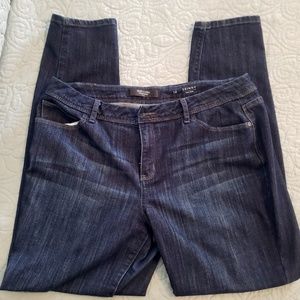 Simply Vera Vera Wang denim skinny jeans. SZ14